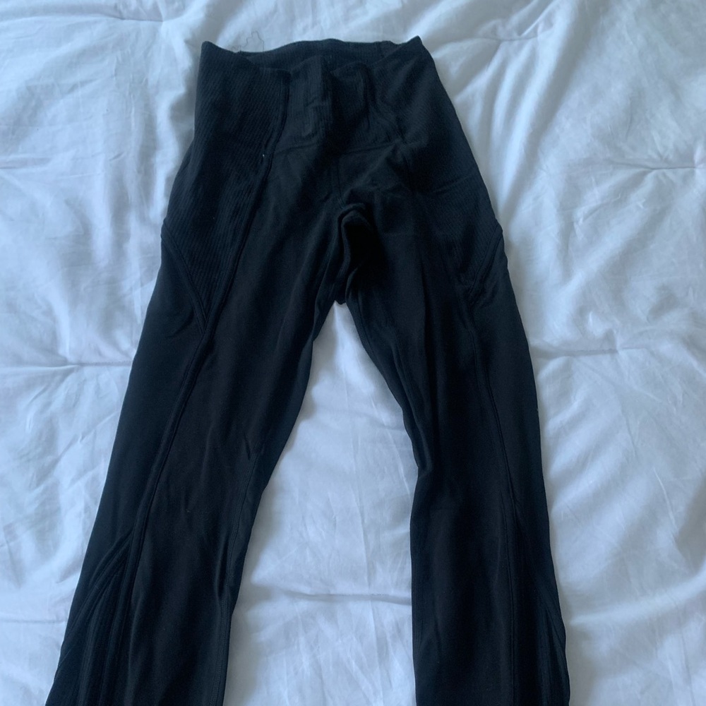 lululemon Align Ribbed Panel
High-Rise Tight 25"